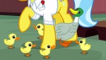 Image Mon Petit Poney : Fluttershy Leans In