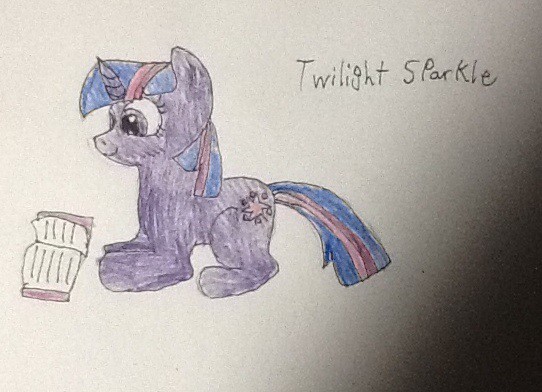 Twilight Sparkle reading